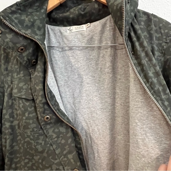 Carve Designs Ryder Jacket Moss Camo mixed fabric knit back media size small - Picture 6 of 11